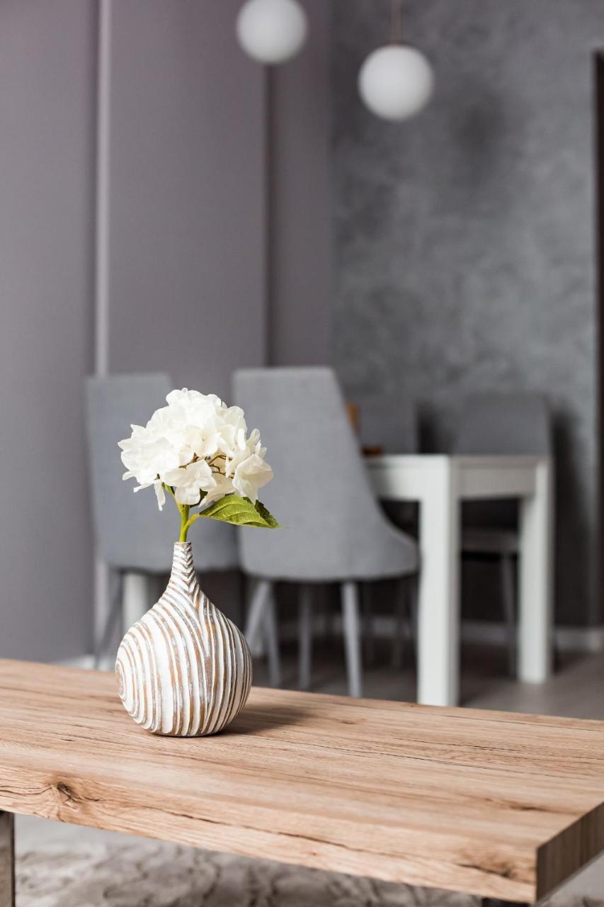 Leogrand Deluxe Apartments On Horodotska 33 Lviv Ngoại thất bức ảnh