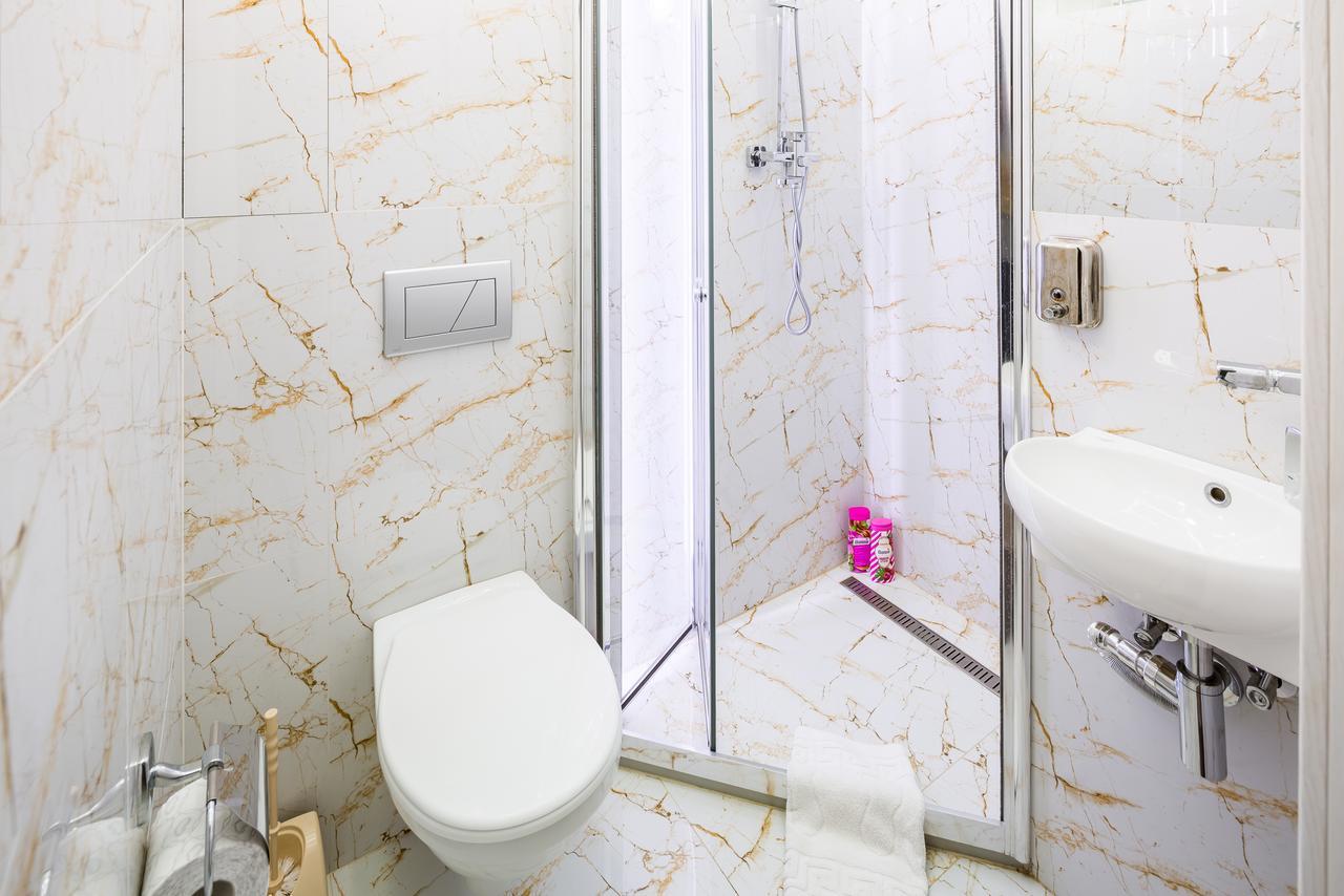 Leogrand Deluxe Apartments On Horodotska 33 Lviv Ngoại thất bức ảnh