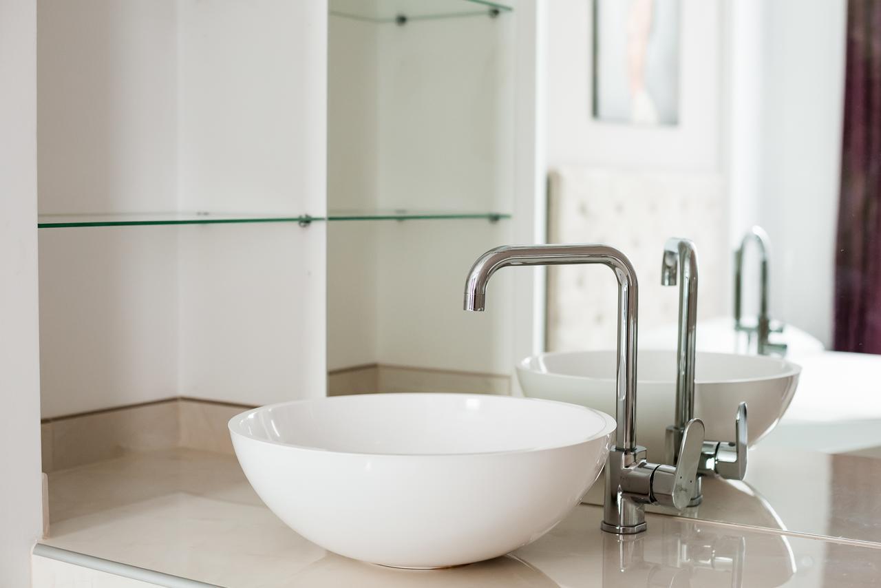 Leogrand Deluxe Apartments On Horodotska 33 Lviv Ngoại thất bức ảnh