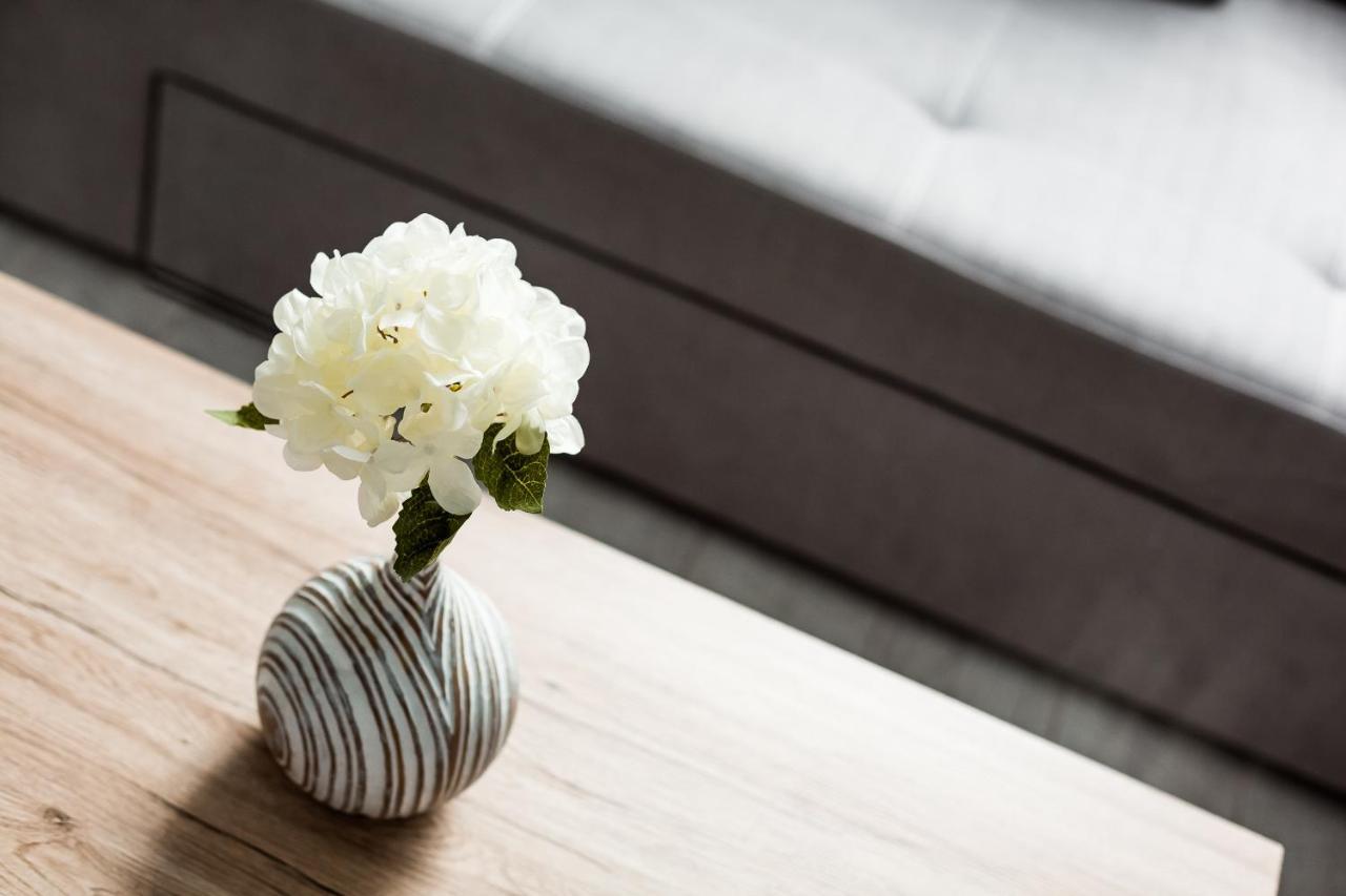 Leogrand Deluxe Apartments On Horodotska 33 Lviv Ngoại thất bức ảnh