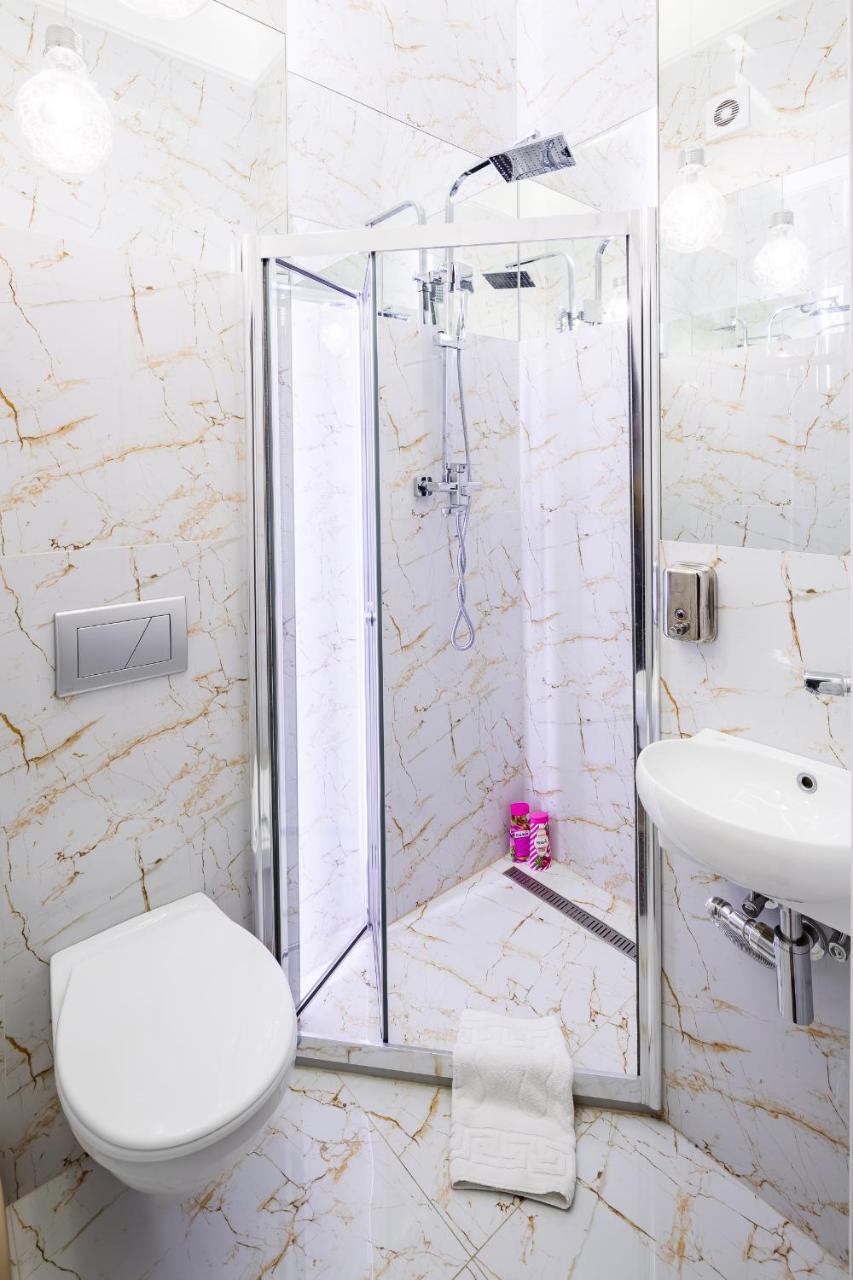 Leogrand Deluxe Apartments On Horodotska 33 Lviv Ngoại thất bức ảnh