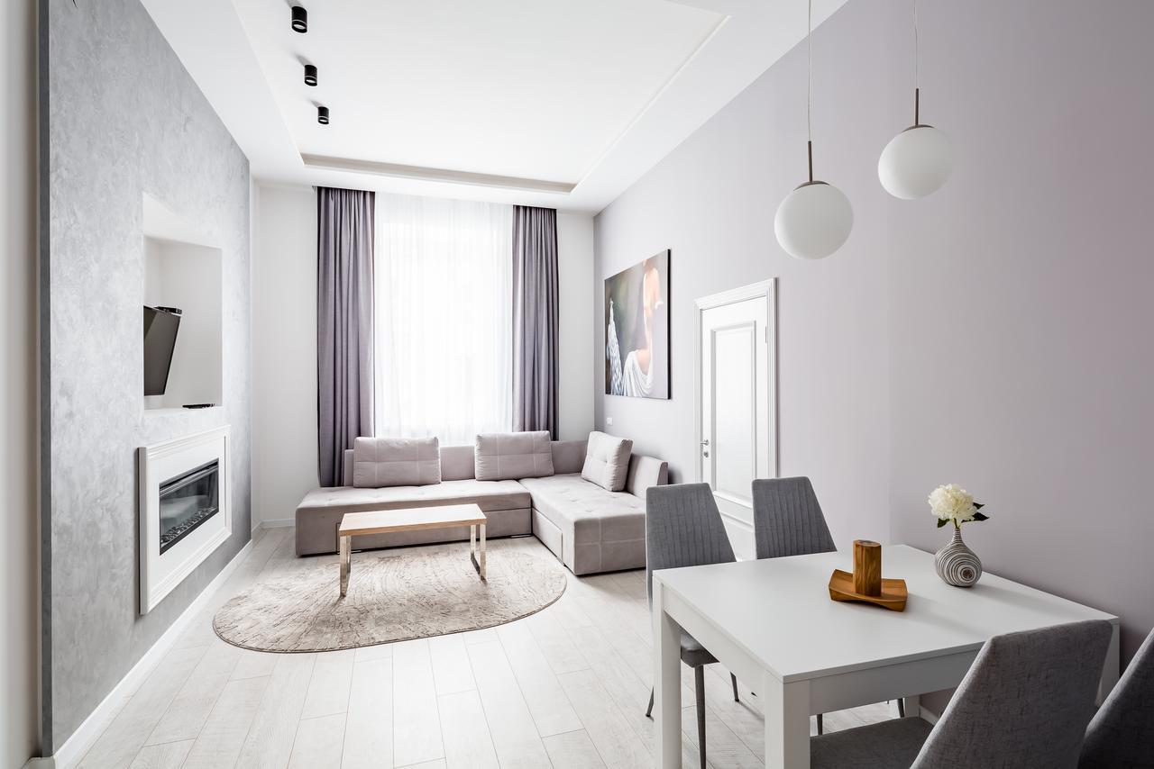 Leogrand Deluxe Apartments On Horodotska 33 Lviv Ngoại thất bức ảnh