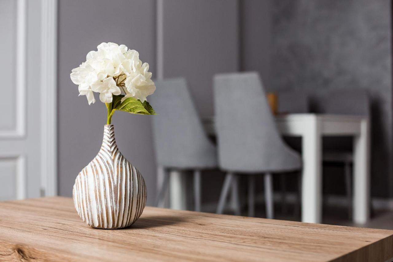 Leogrand Deluxe Apartments On Horodotska 33 Lviv Ngoại thất bức ảnh