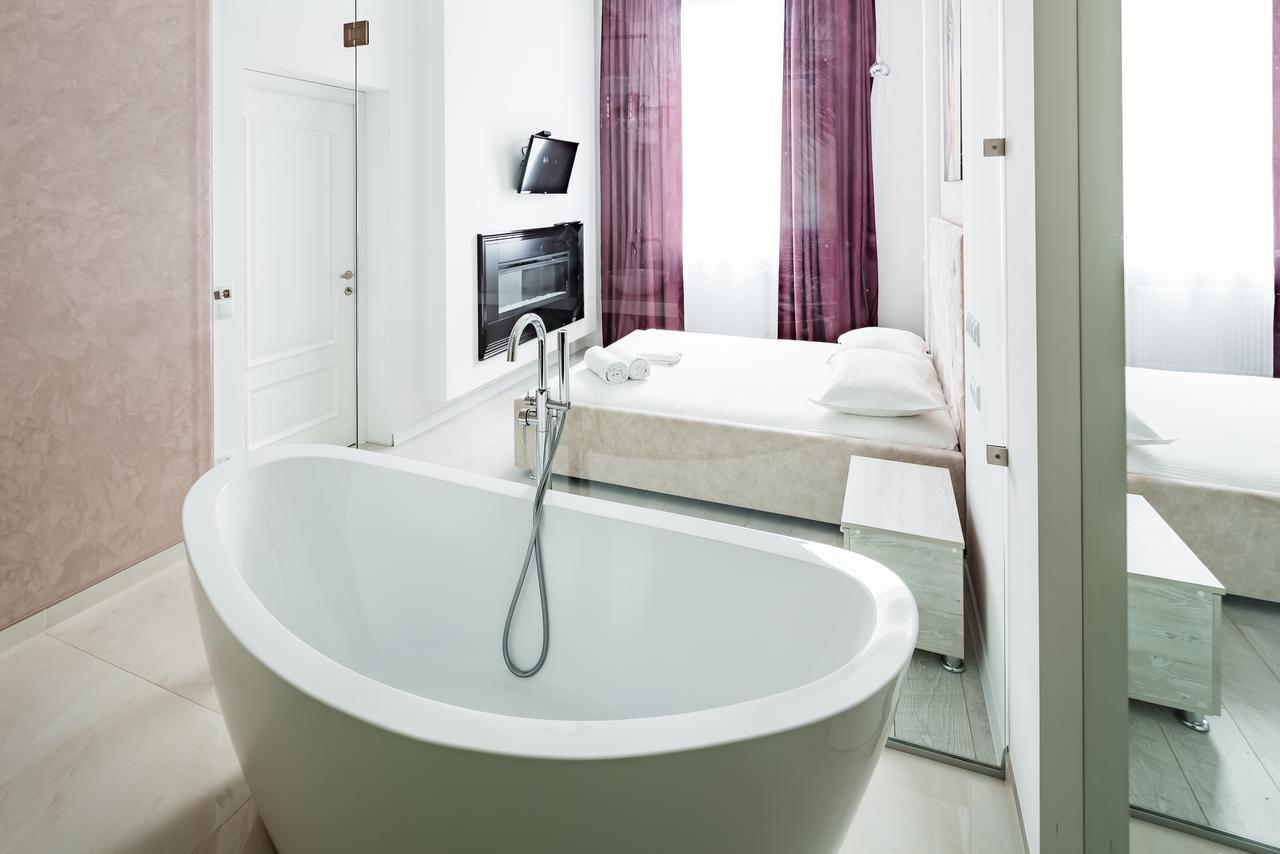 Leogrand Deluxe Apartments On Horodotska 33 Lviv Ngoại thất bức ảnh