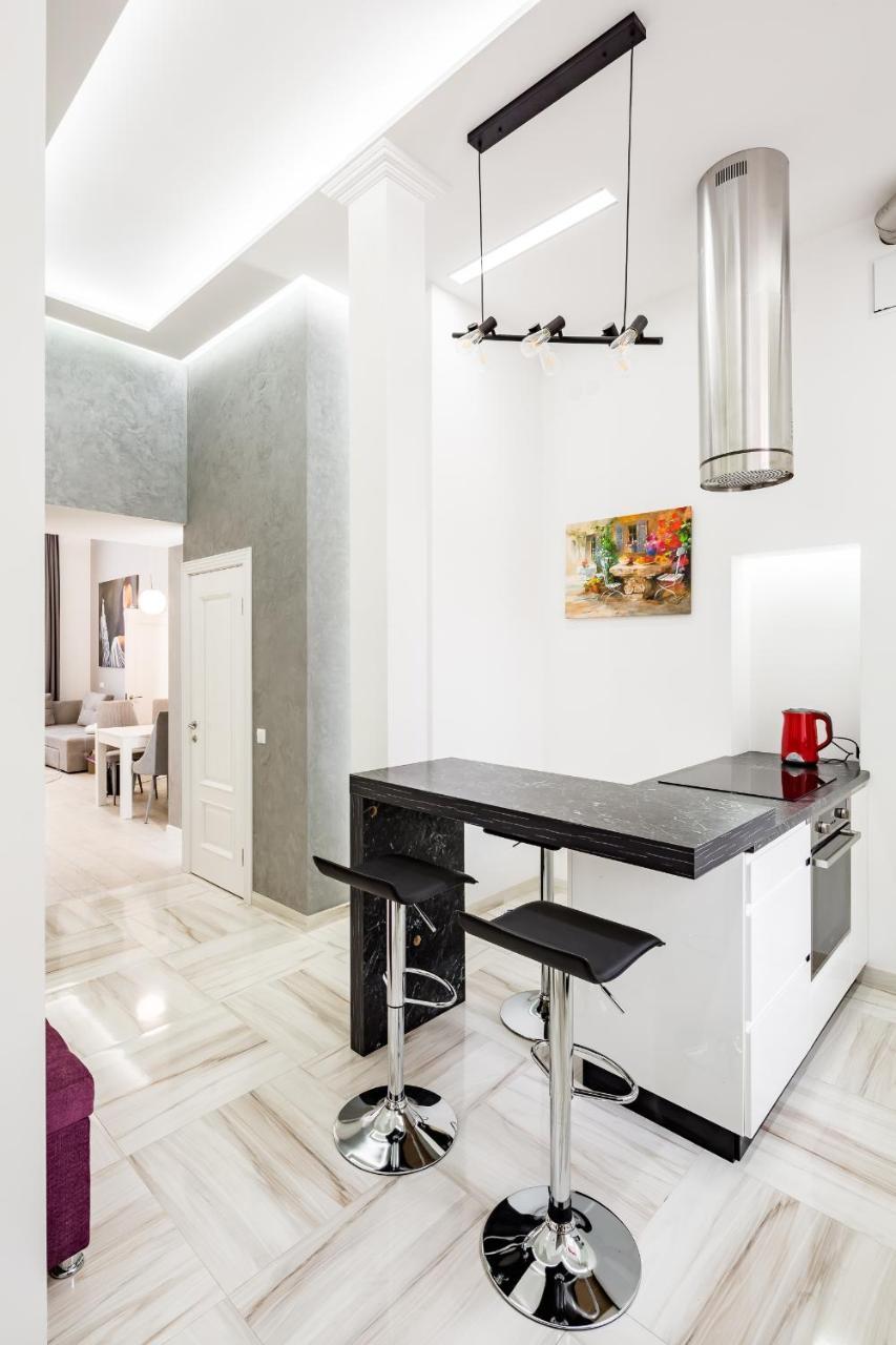 Leogrand Deluxe Apartments On Horodotska 33 Lviv Ngoại thất bức ảnh