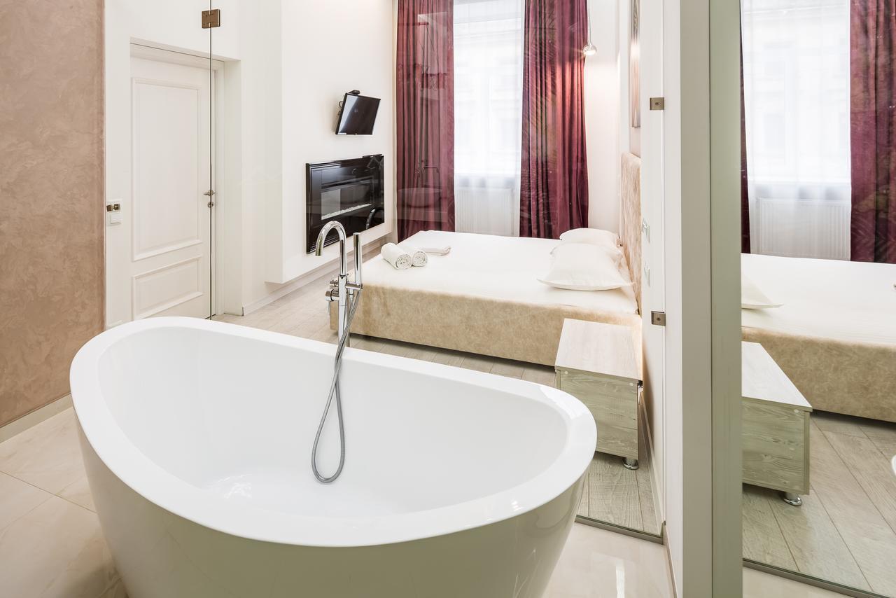 Leogrand Deluxe Apartments On Horodotska 33 Lviv Ngoại thất bức ảnh