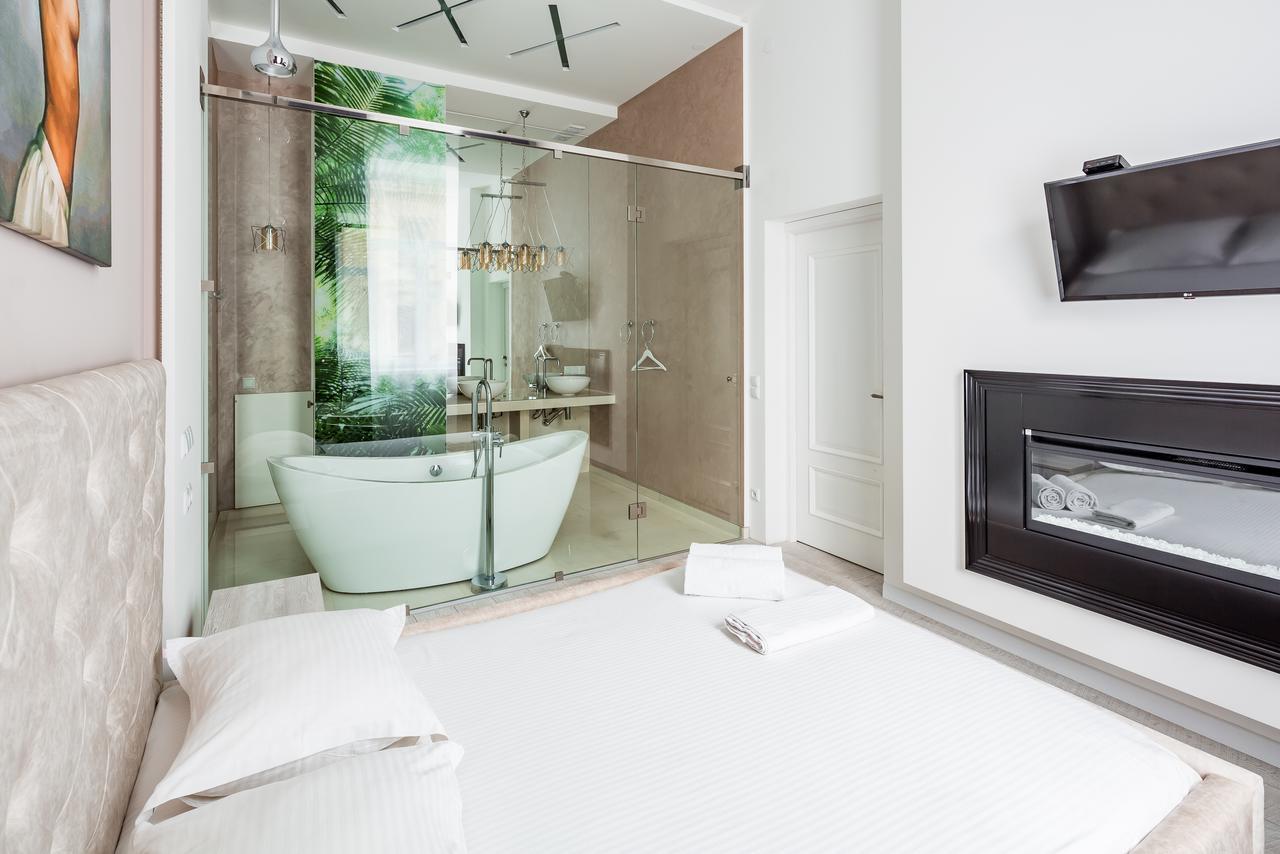 Leogrand Deluxe Apartments On Horodotska 33 Lviv Ngoại thất bức ảnh