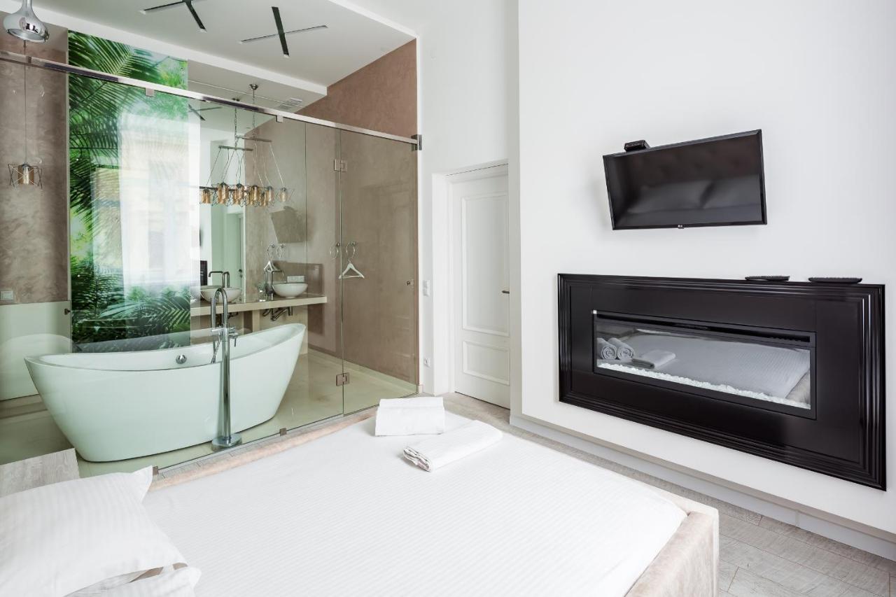 Leogrand Deluxe Apartments On Horodotska 33 Lviv Ngoại thất bức ảnh